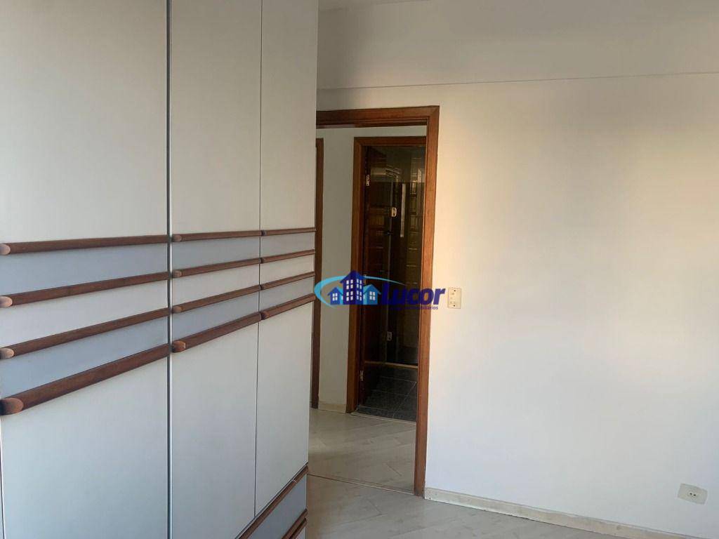 Apartamento para alugar com 3 quartos, 70m² - Foto 4