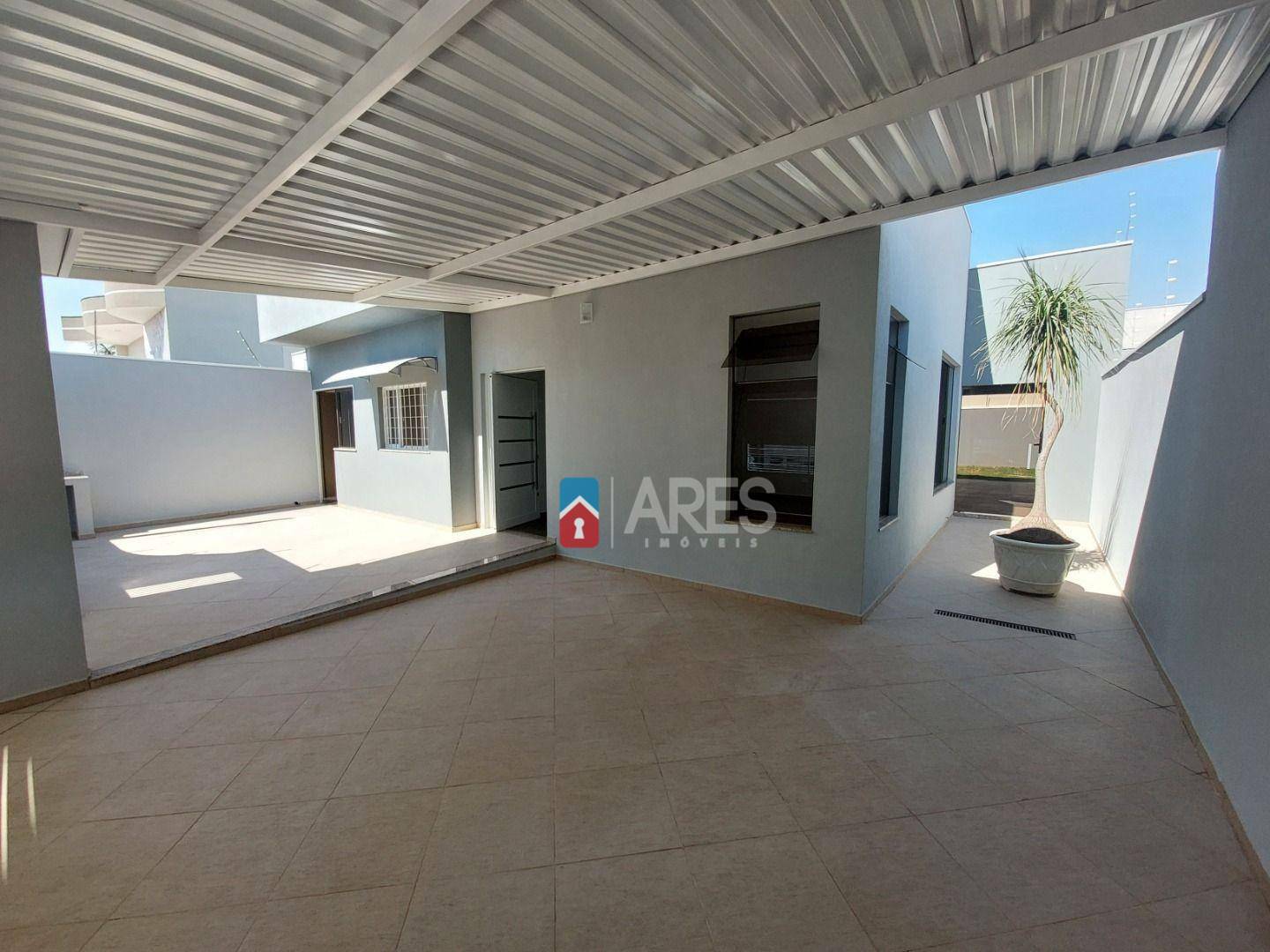 Casa à venda com 3 quartos, 160m² - Foto 1