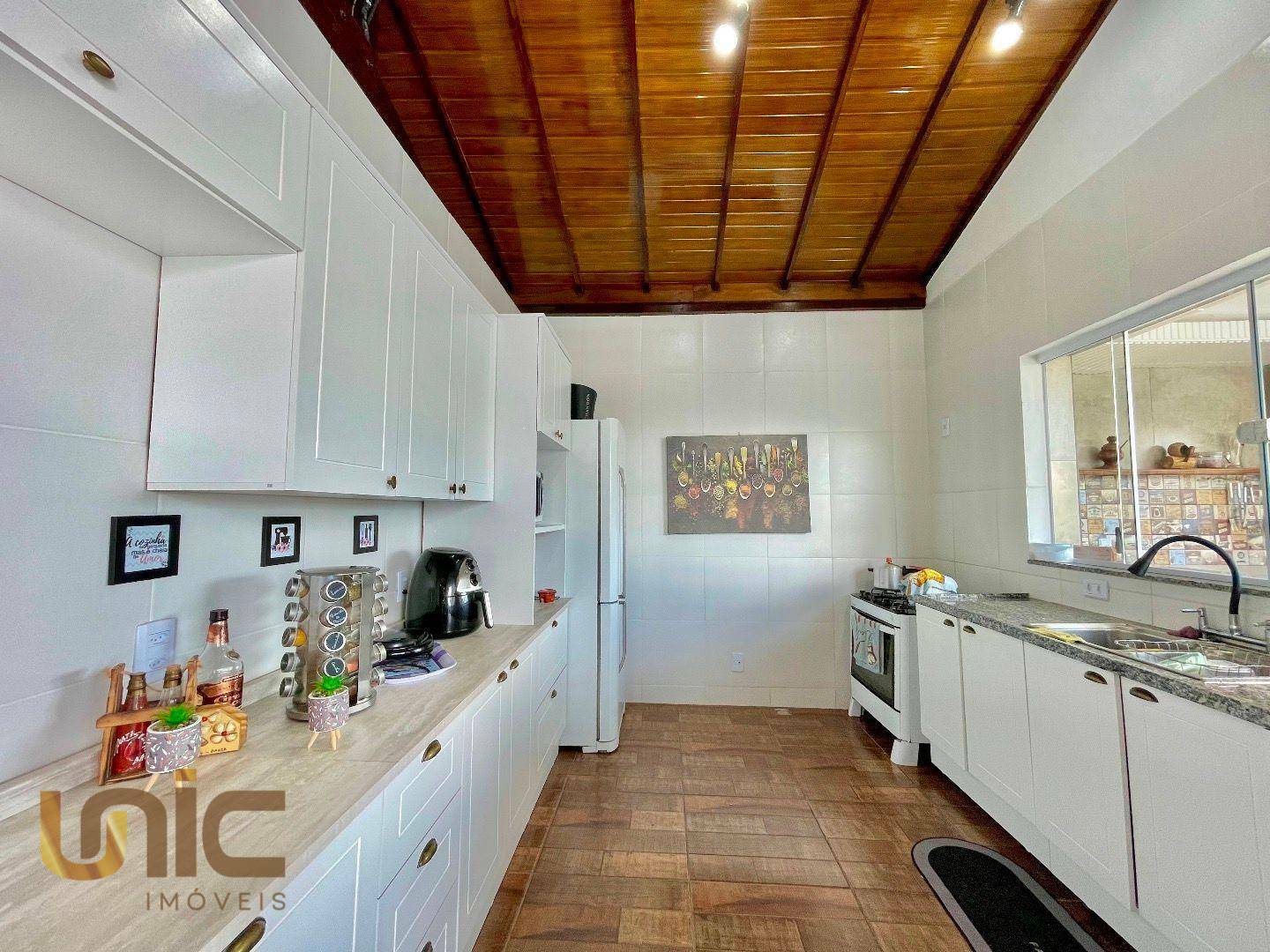 Casa de Condomínio à venda com 4 quartos, 450m² - Foto 12