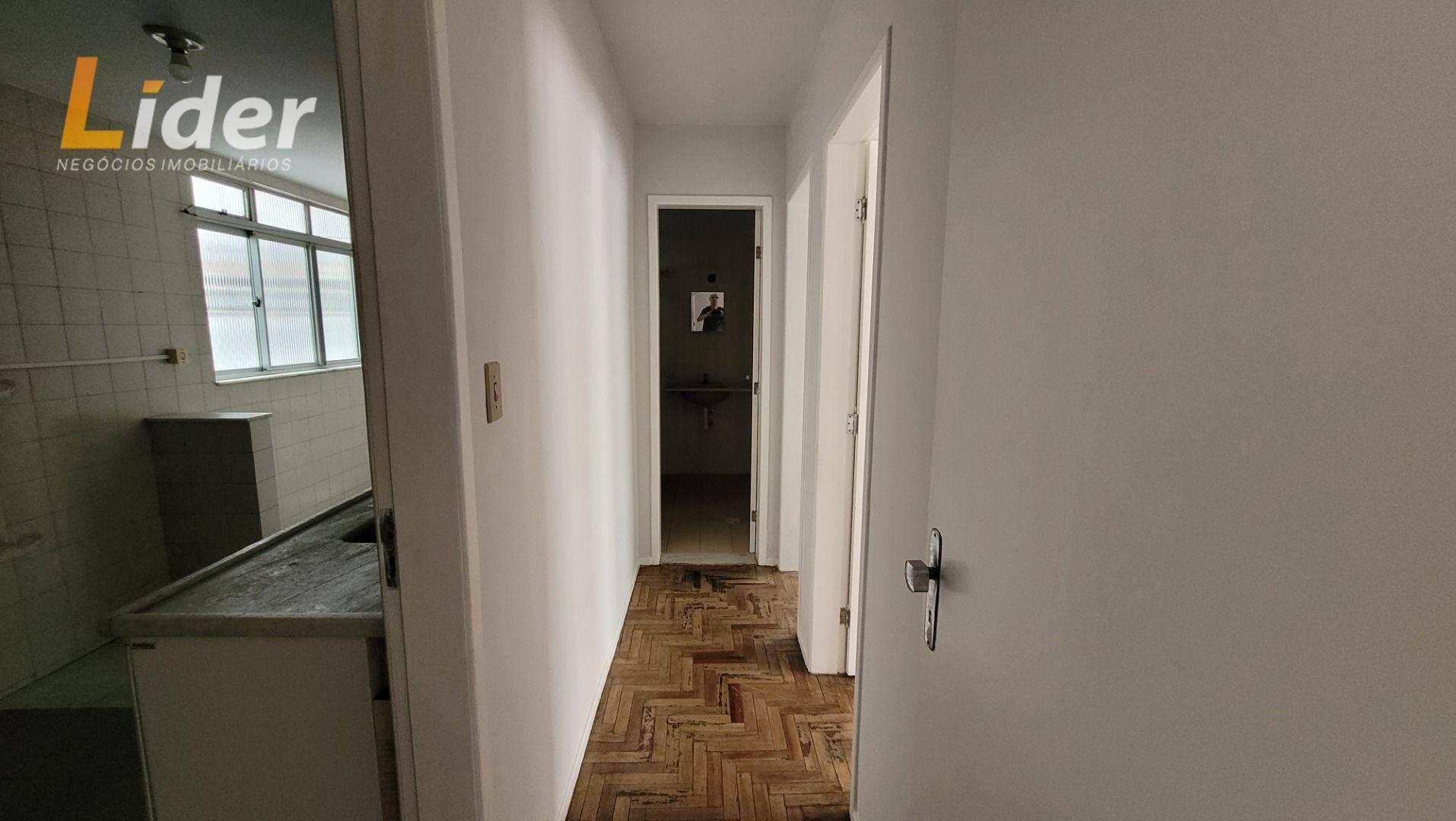 Apartamento para alugar com 2 quartos, 70m² - Foto 4