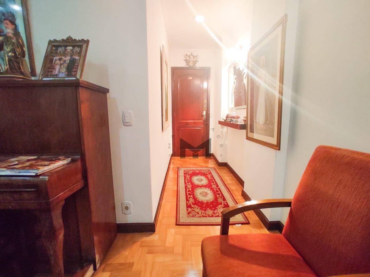 Apartamento à venda com 3 quartos, 130m² - Foto 4