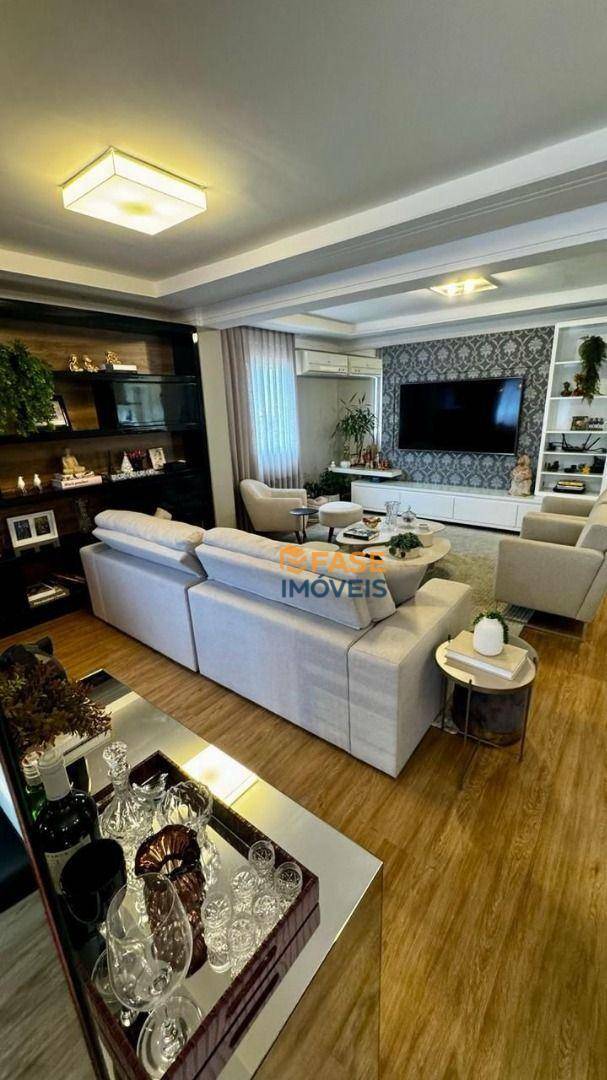 Apartamento à venda com 3 quartos, 144m² - Foto 2