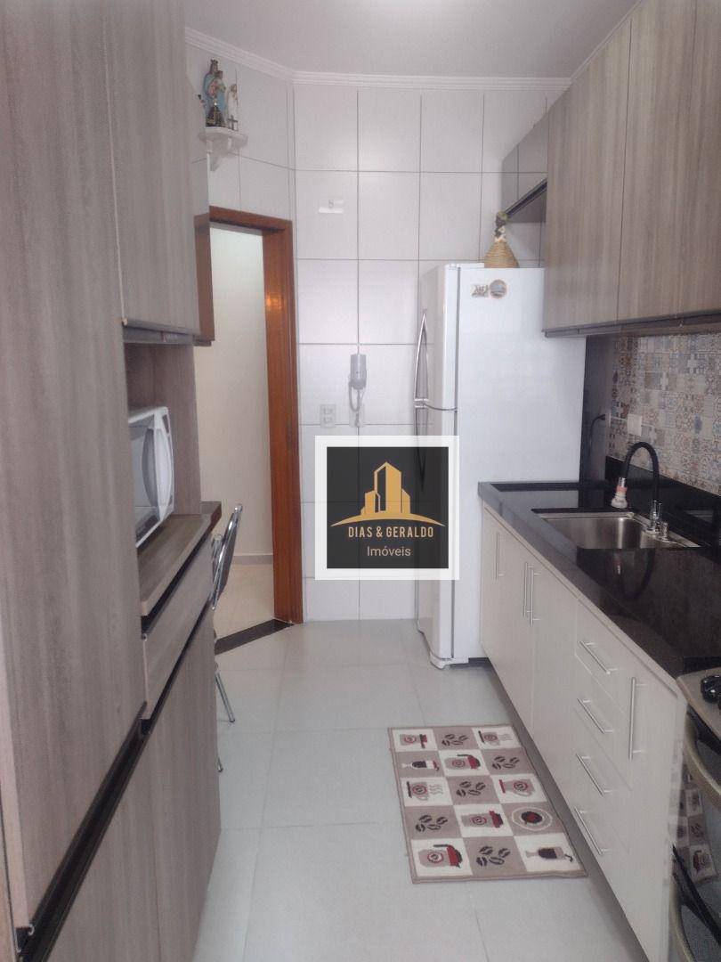 Apartamento à venda com 2 quartos, 70m² - Foto 9