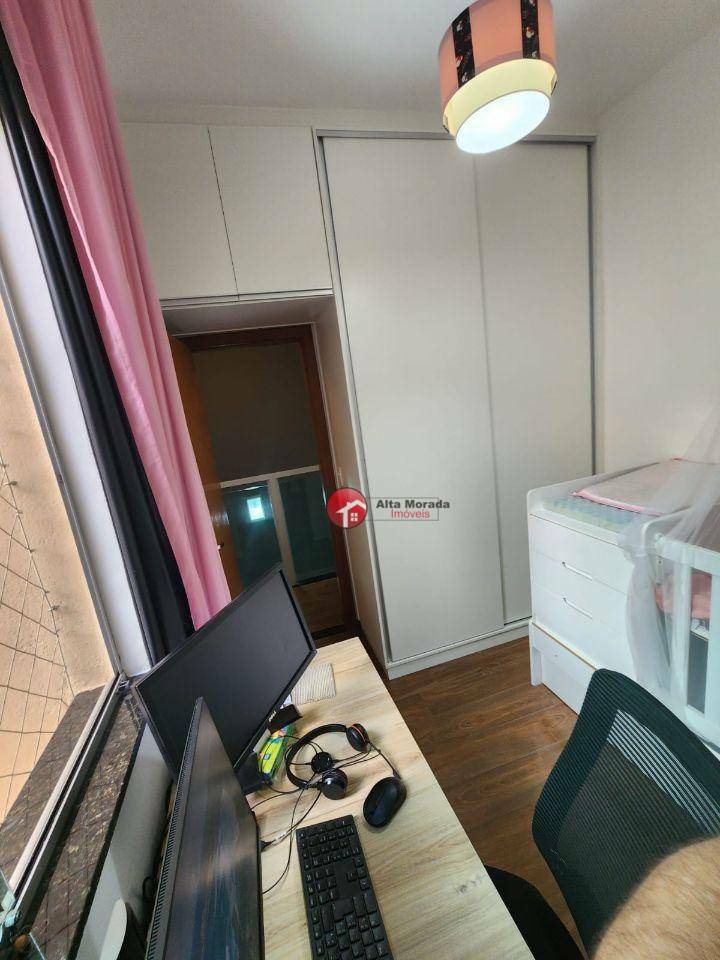 Casa à venda com 3 quartos, 140m² - Foto 2