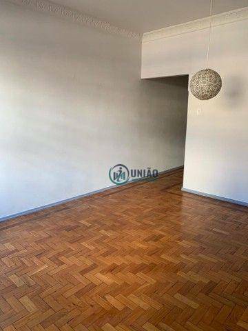 Apartamento à venda com 2 quartos, 92m² - Foto 2