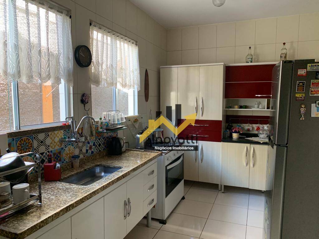 Casa de Condomínio à venda com 4 quartos, 219m² - Foto 18