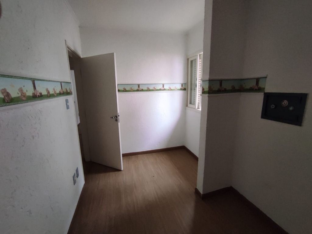 Casa à venda com 3 quartos, 210m² - Foto 14