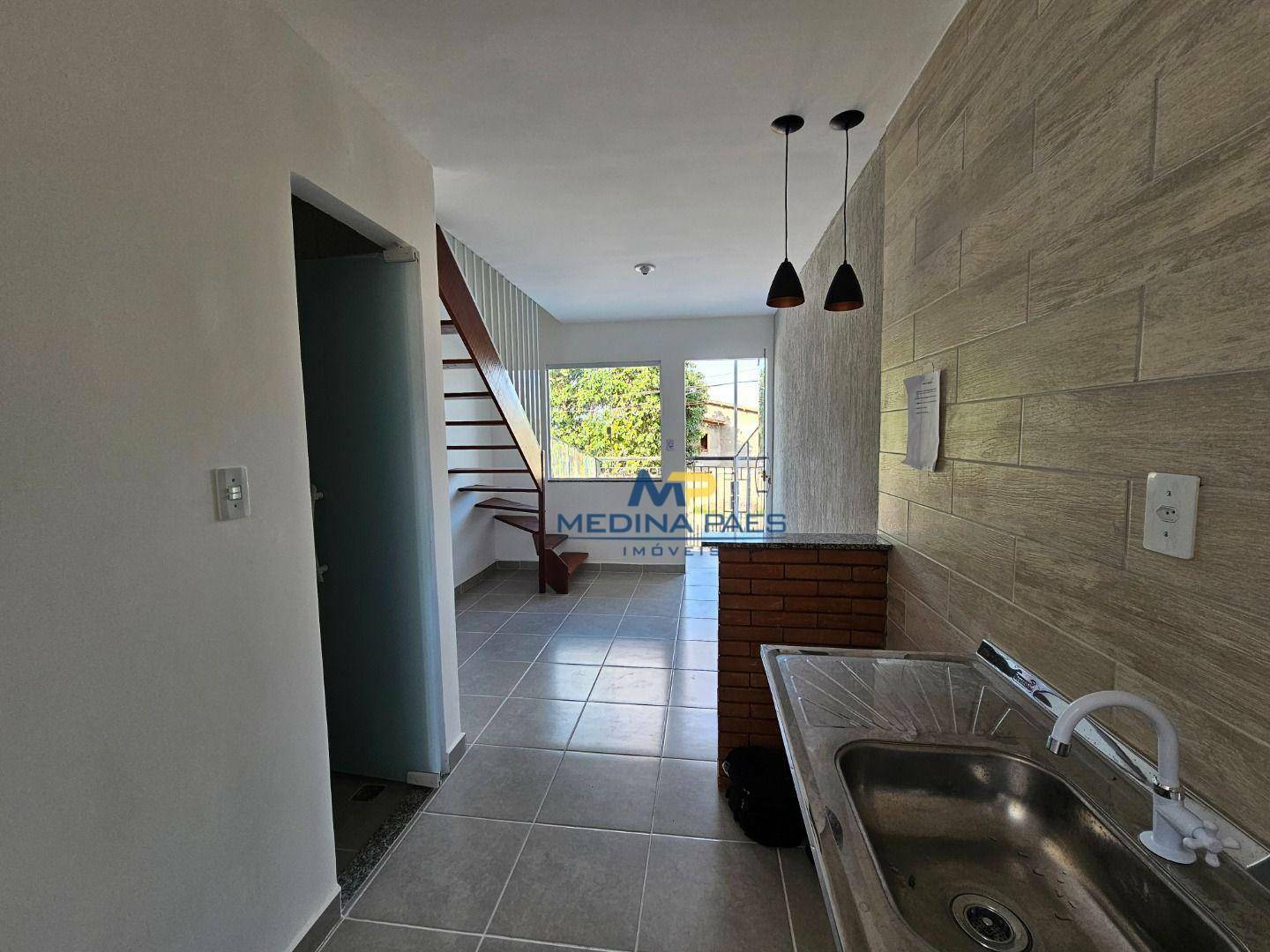 Casa à venda com 2 quartos, 55m² - Foto 9