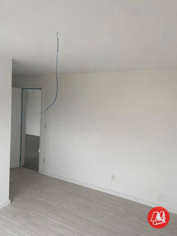 Apartamento à venda com 2 quartos, 79m² - Foto 3