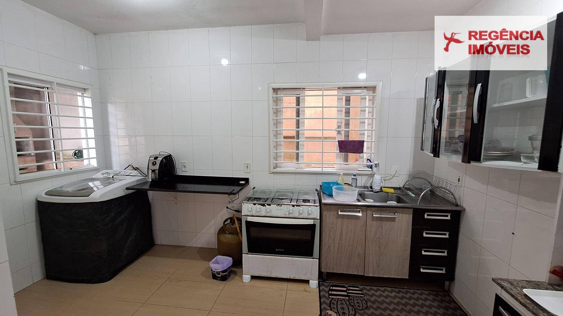 Casa à venda com 3 quartos, 200m² - Foto 25