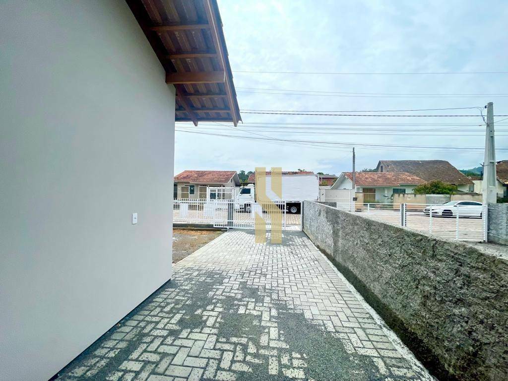 Casa à venda com 2 quartos, 55m² - Foto 8