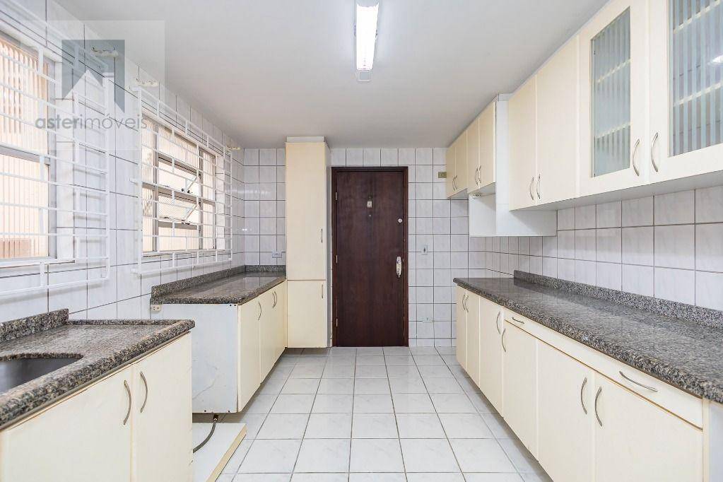 Apartamento para alugar com 3 quartos, 136m² - Foto 10