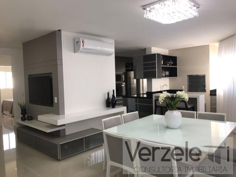 Apartamento à venda com 4 quartos, 150m² - Foto 2