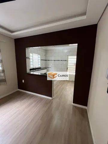 Casa à venda com 3 quartos, 114m² - Foto 1