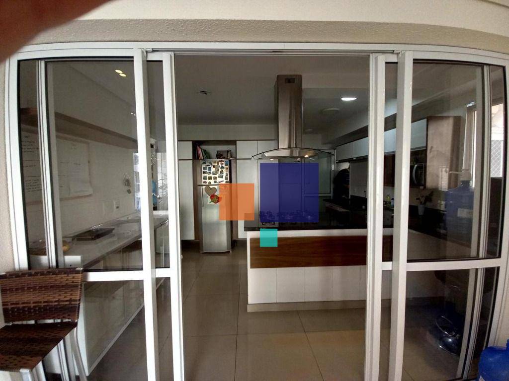 Apartamento para alugar com 3 quartos, 172m² - Foto 3