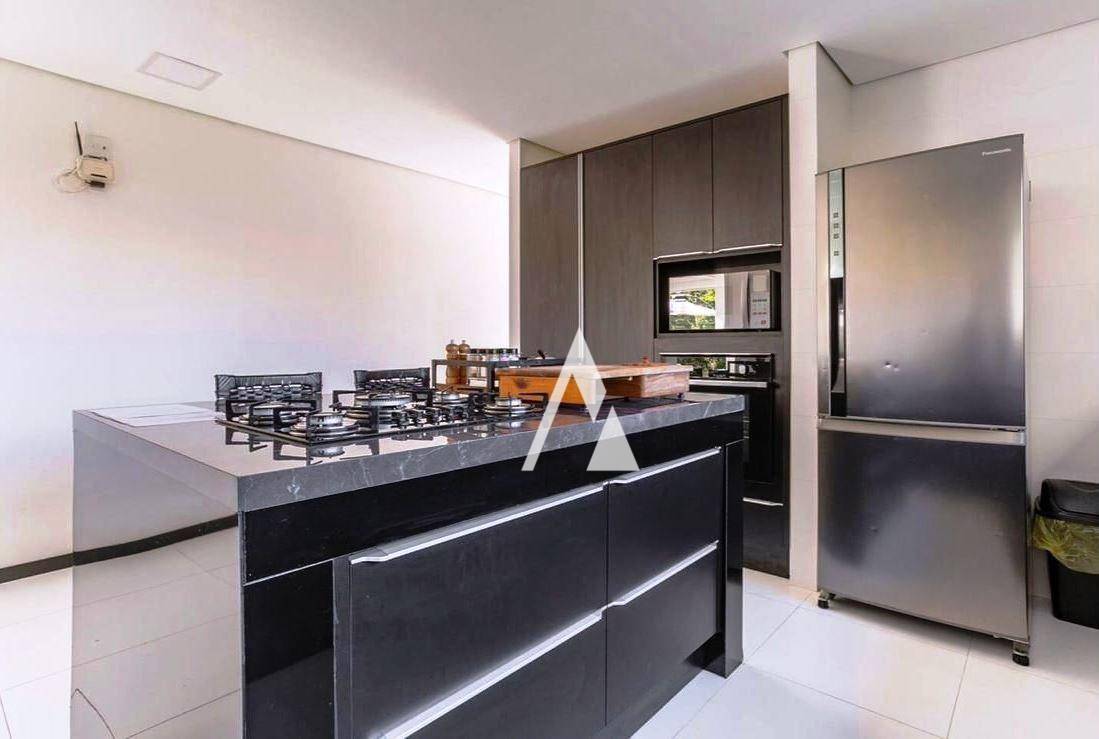 Casa de Condomínio para alugar com 3 quartos, 400m² - Foto 18