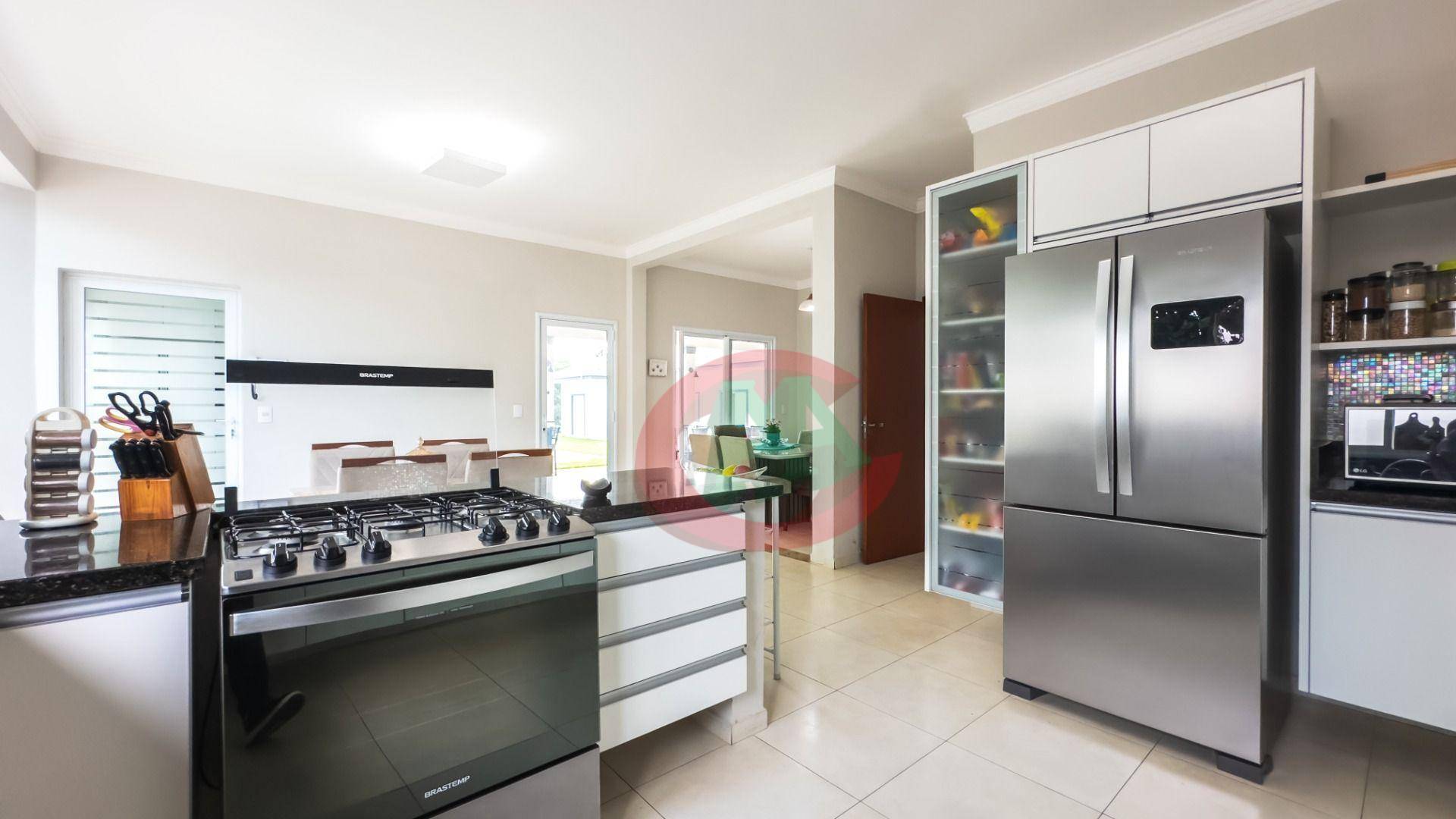 Chácara à venda com 4 quartos, 546m² - Foto 9