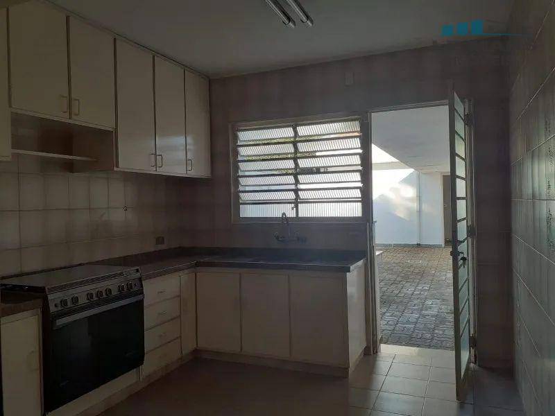 Casa para alugar com 1 quarto, 296m² - Foto 13