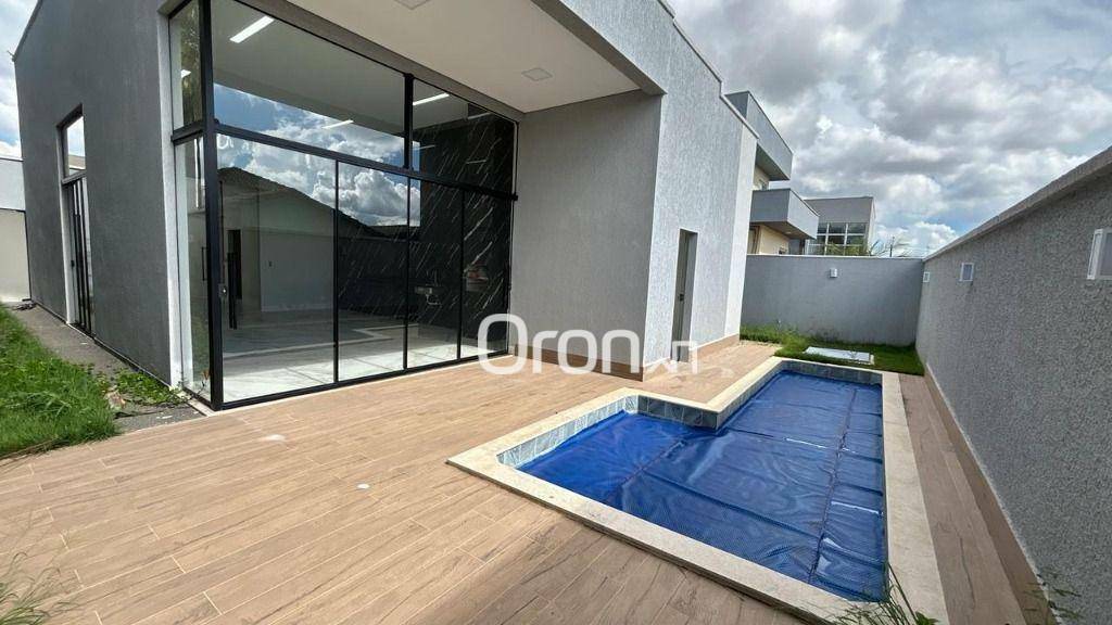 Casa de Condomínio à venda com 3 quartos, 200m² - Foto 2