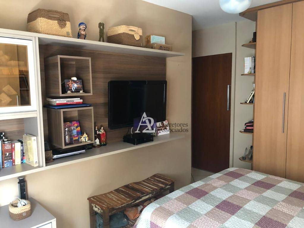 Apartamento à venda com 2 quartos, 67m² - Foto 7