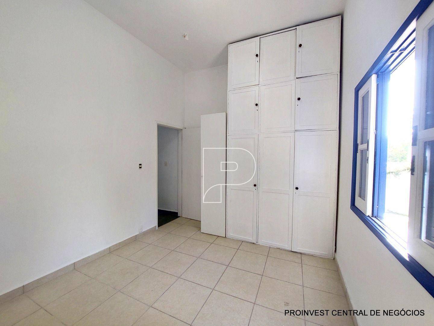 Casa de Condomínio para alugar com 3 quartos, 390m² - Foto 31