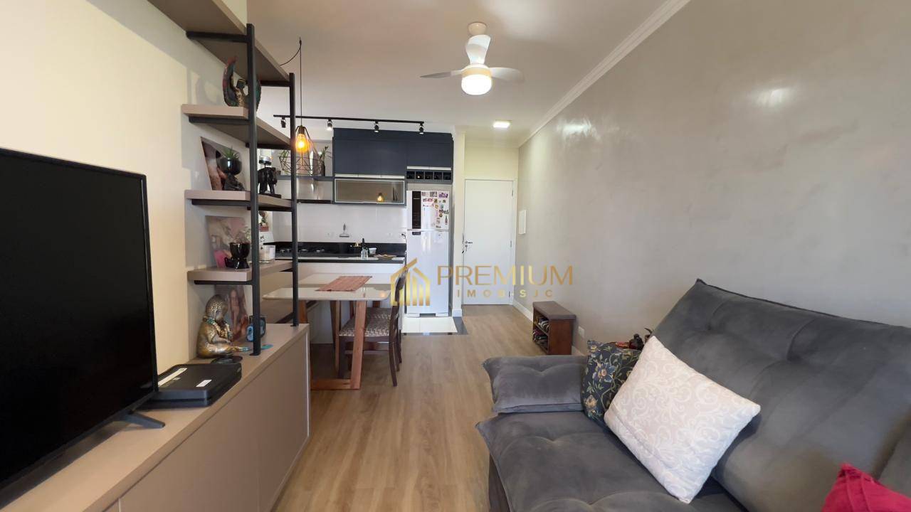 Apartamento à venda com 3 quartos, 80m² - Foto 3