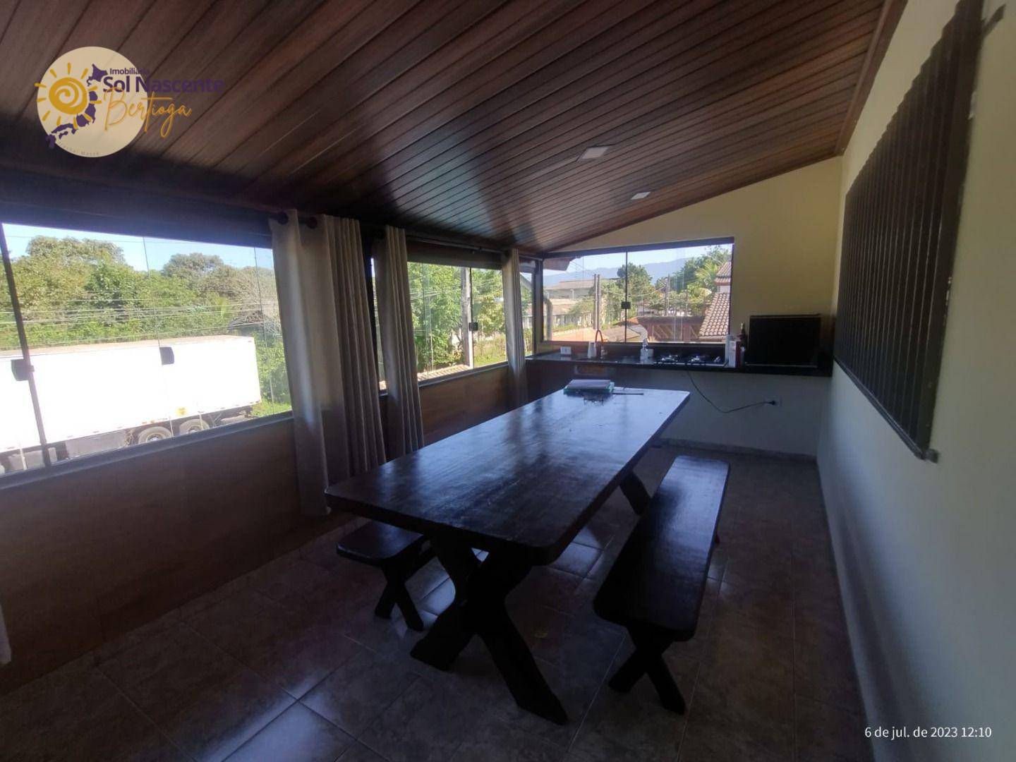 Casa à venda com 3 quartos, 340m² - Foto 4