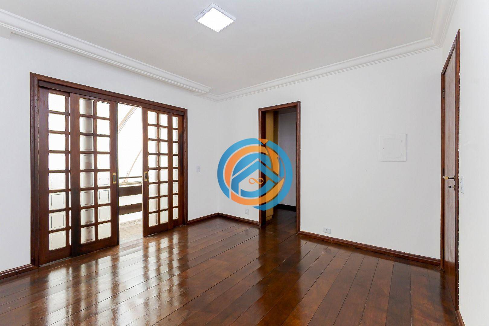 Casa à venda com 6 quartos, 380m² - Foto 45