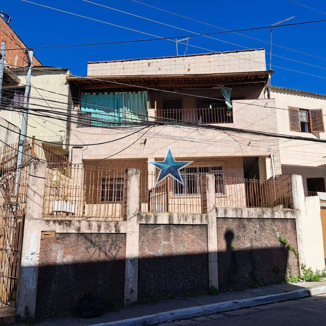 Sobrado à venda com 4 quartos, 200m² - Foto 1