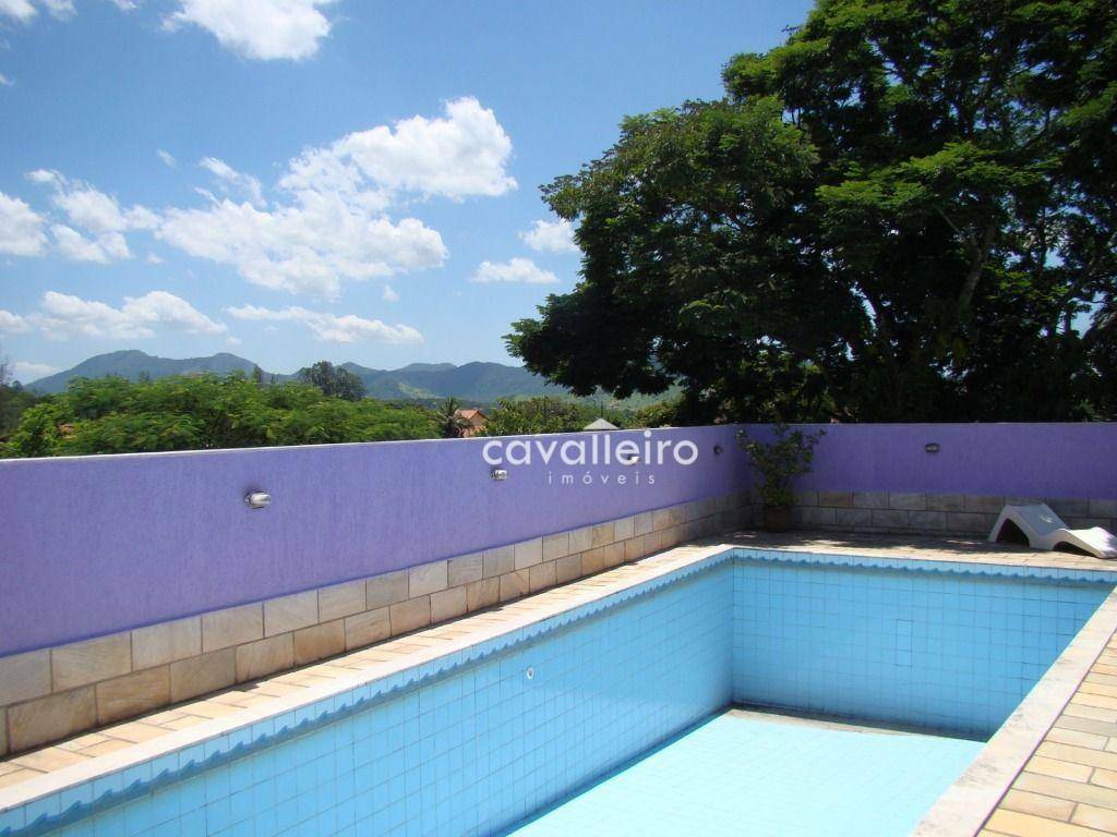 Casa à venda com 4 quartos, 300m² - Foto 1