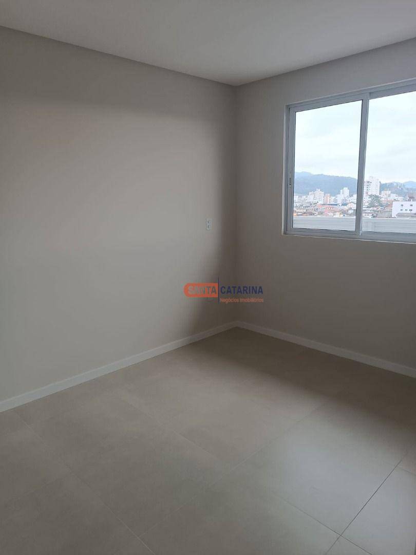 Apartamento à venda com 2 quartos, 79m² - Foto 5