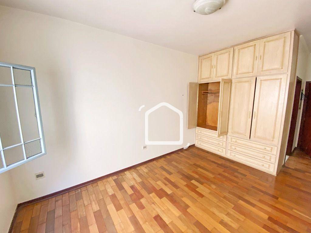 Casa à venda com 3 quartos, 258m² - Foto 32