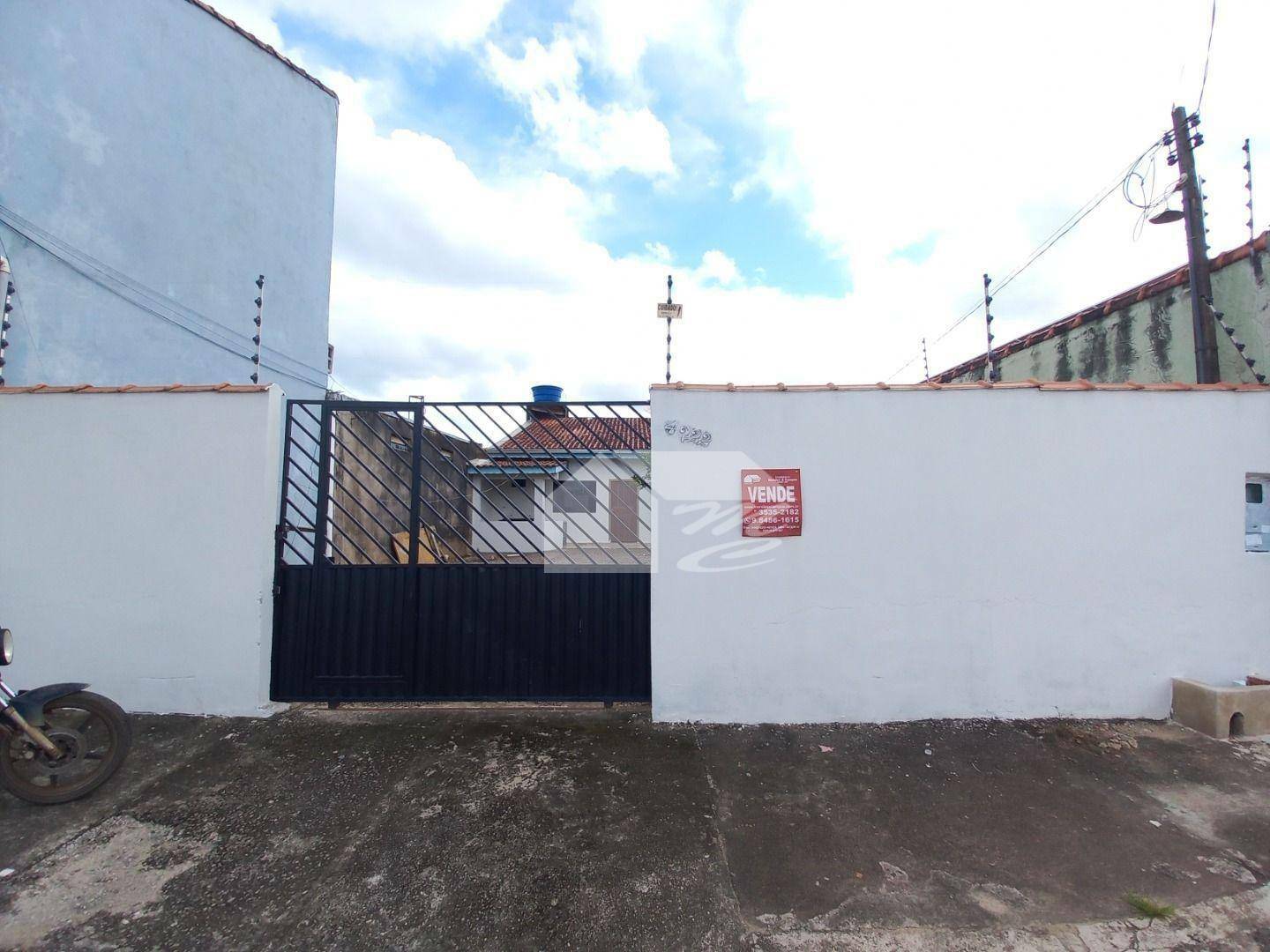 Casa à venda com 1 quarto, 65m² - Foto 2