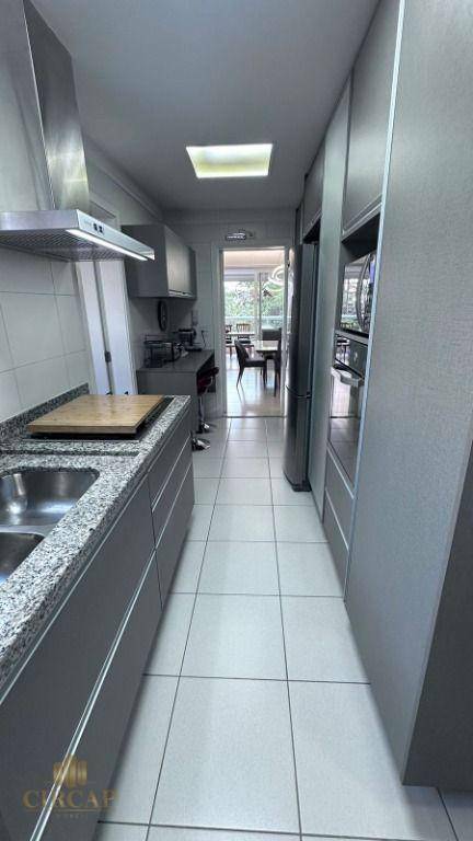 Apartamento à venda com 3 quartos, 145m² - Foto 5