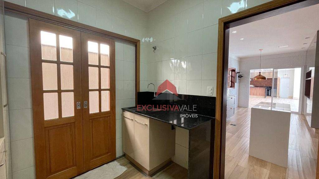 Casa de Condomínio à venda com 4 quartos, 420m² - Foto 16