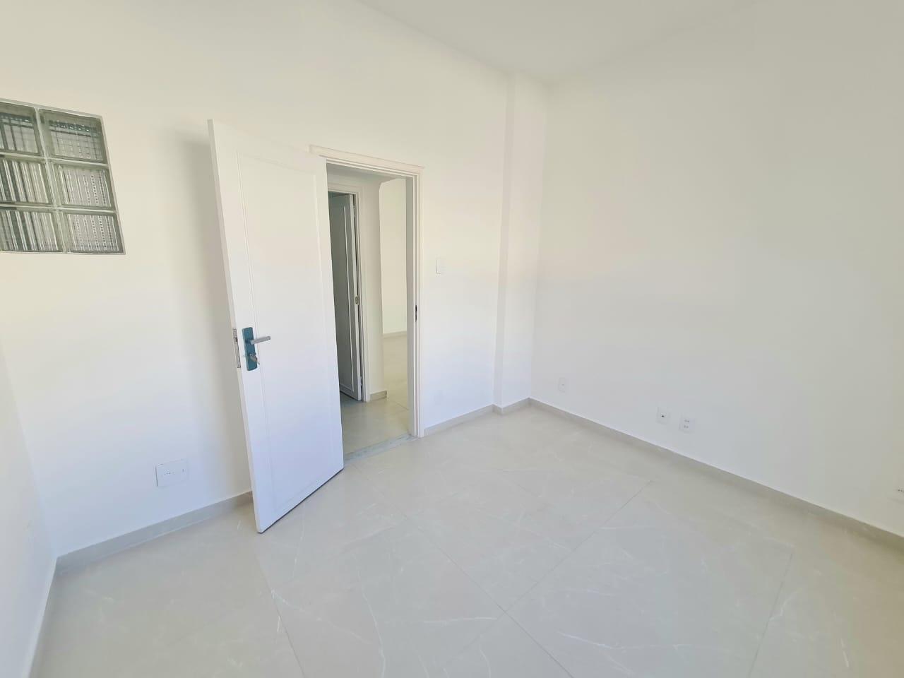 Apartamento à venda com 1 quarto, 50m² - Foto 2