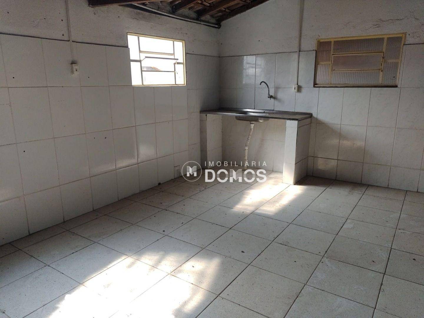 Casa à venda com 6 quartos, 266m² - Foto 22