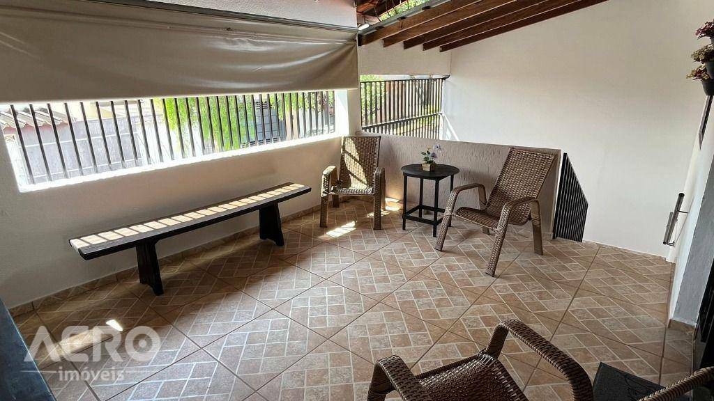 Casa à venda com 4 quartos, 167m² - Foto 6