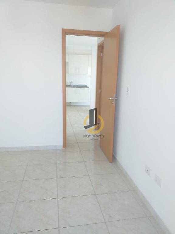 Apartamento à venda com 2 quartos, 68m² - Foto 7