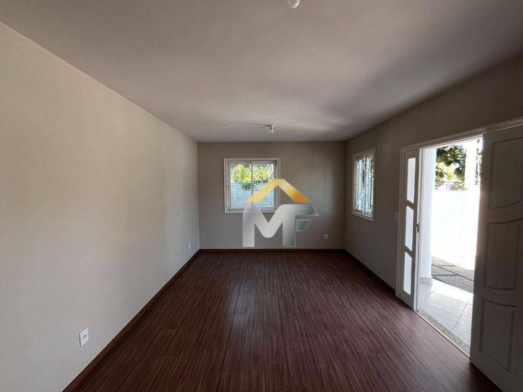 Casa à venda com 3 quartos, 180m² - Foto 14