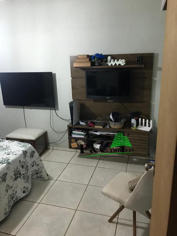 Casa à venda com 3 quartos, 250m² - Foto 8