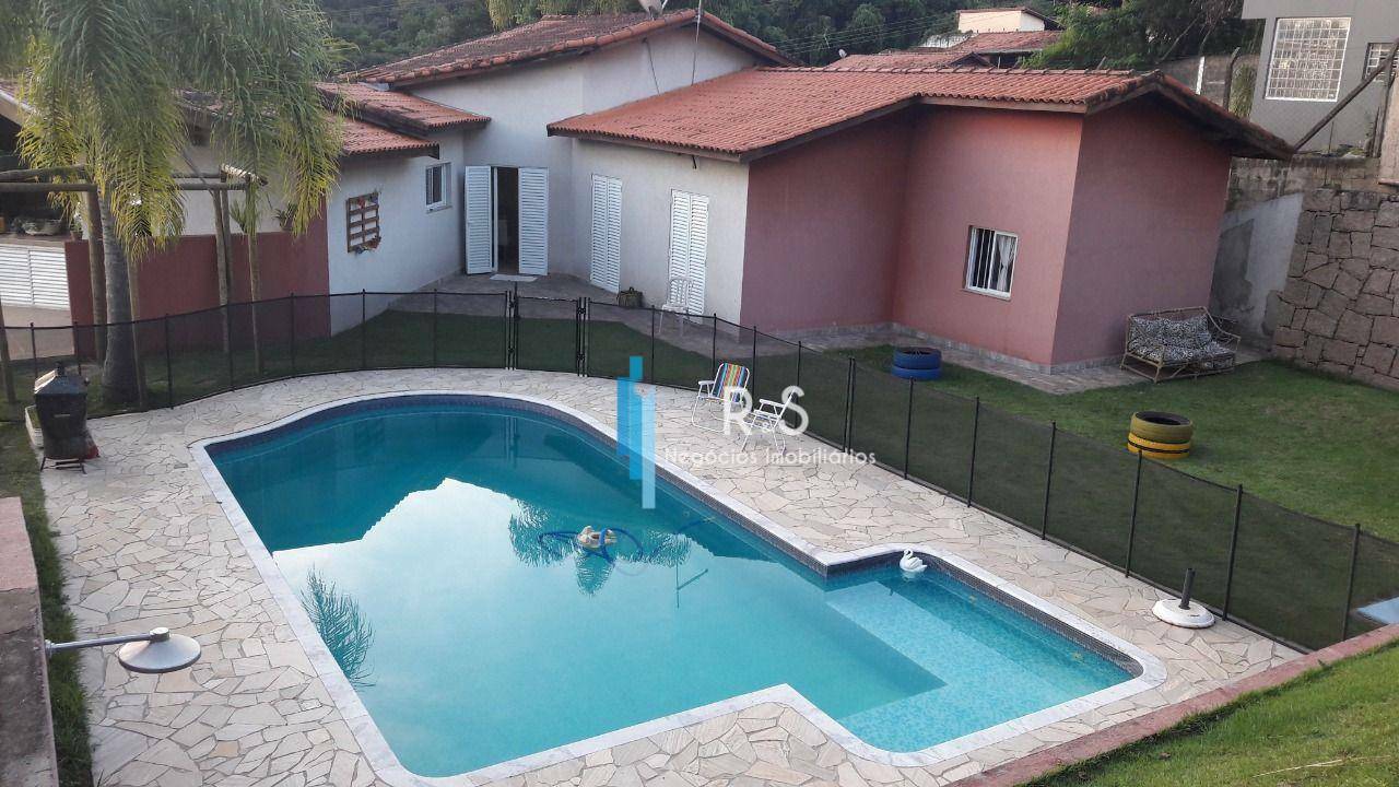 Casa à venda com 3 quartos, 195m² - Foto 2