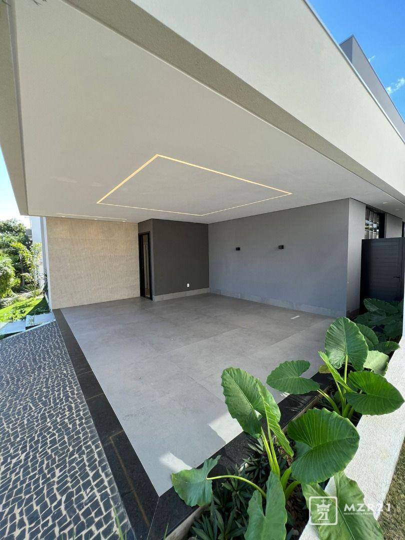 Casa de Condomínio à venda com 4 quartos, 215m² - Foto 3