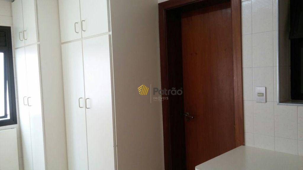 Apartamento à venda com 4 quartos, 190m² - Foto 21