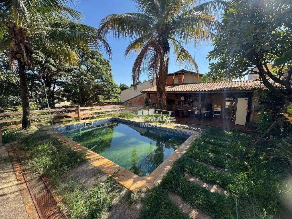 Casa, 3 quartos, 248 m² - Foto 1