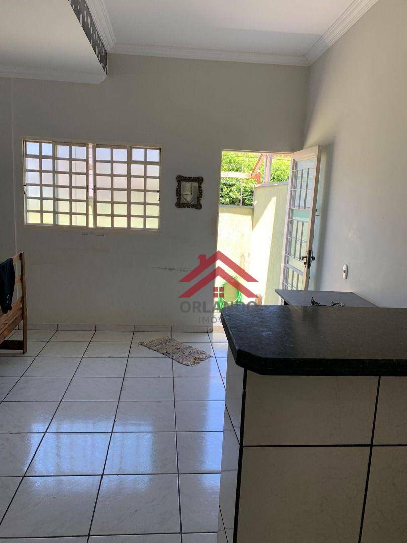 Casa à venda com 3 quartos, 180m² - Foto 2