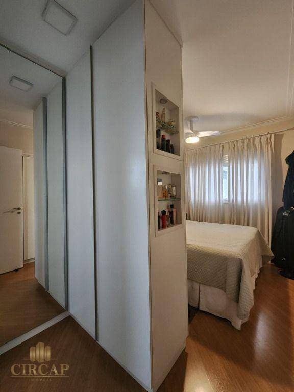 Apartamento à venda com 2 quartos, 70m² - Foto 11