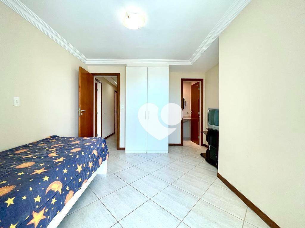 Apartamento à venda com 4 quartos, 211m² - Foto 16