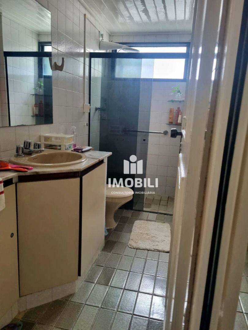 Apartamento à venda com 3 quartos, 154m² - Foto 13