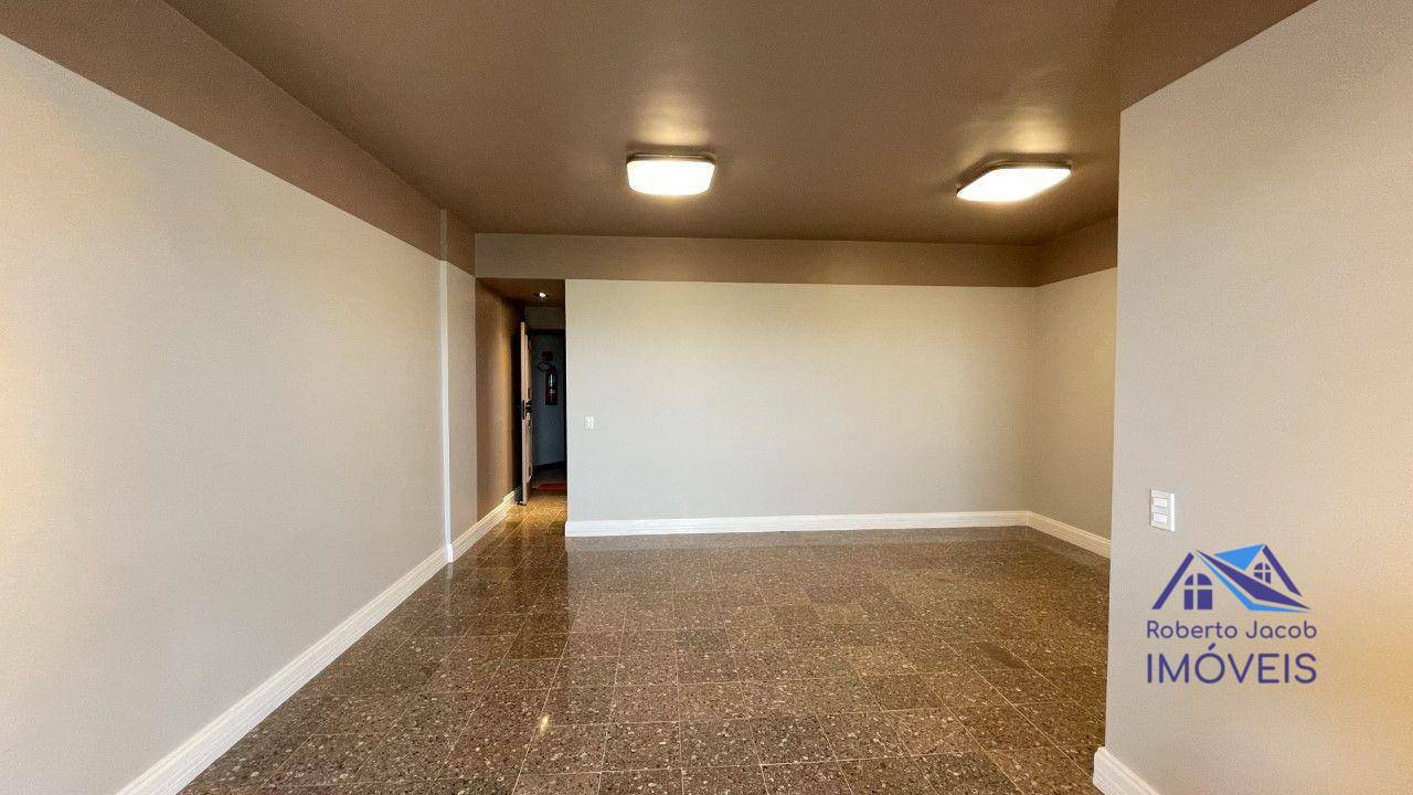 Apartamento à venda com 3 quartos, 116m² - Foto 2